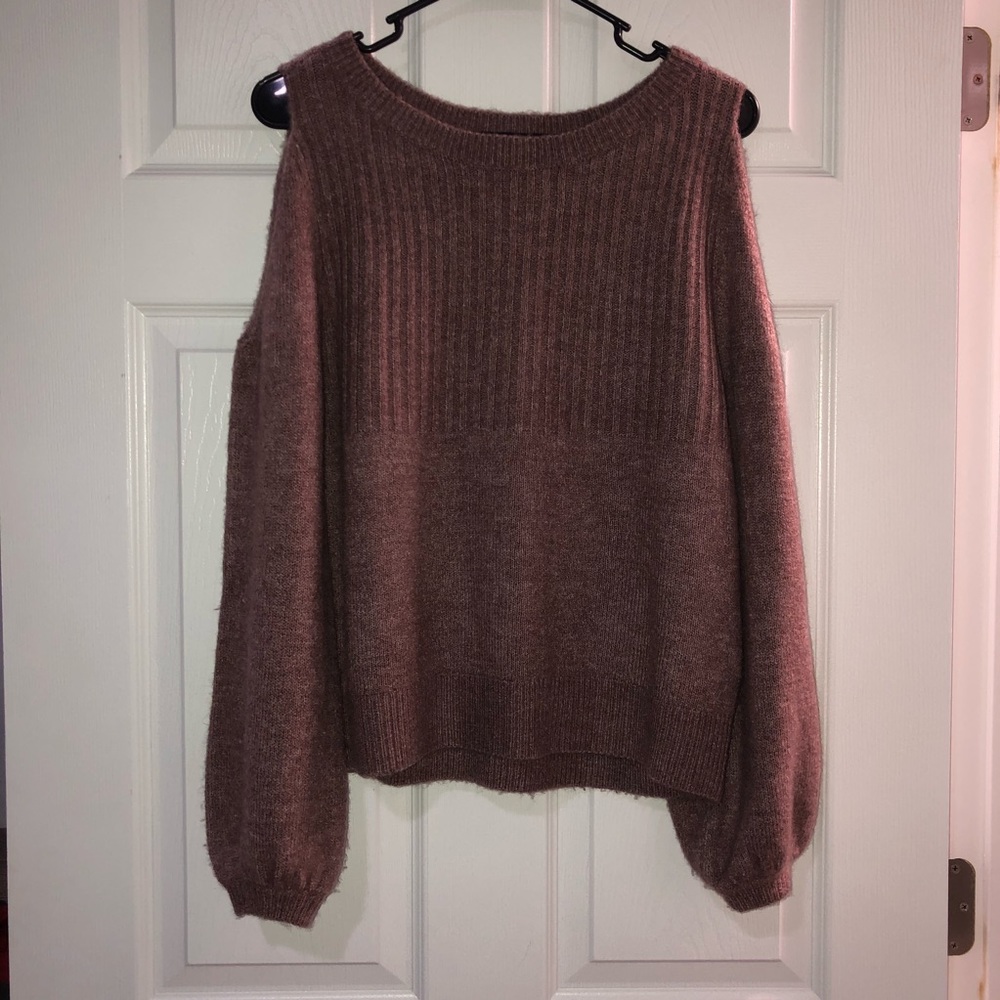 Abercrombie & Fitch open shoulder sweater